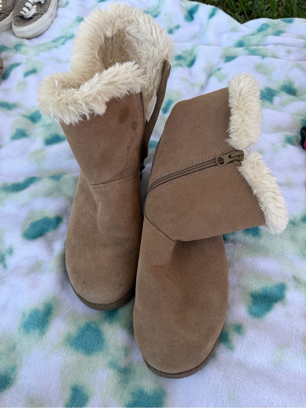 Faux Suede Cozy Fur-Lined Ankle Boots - Tan